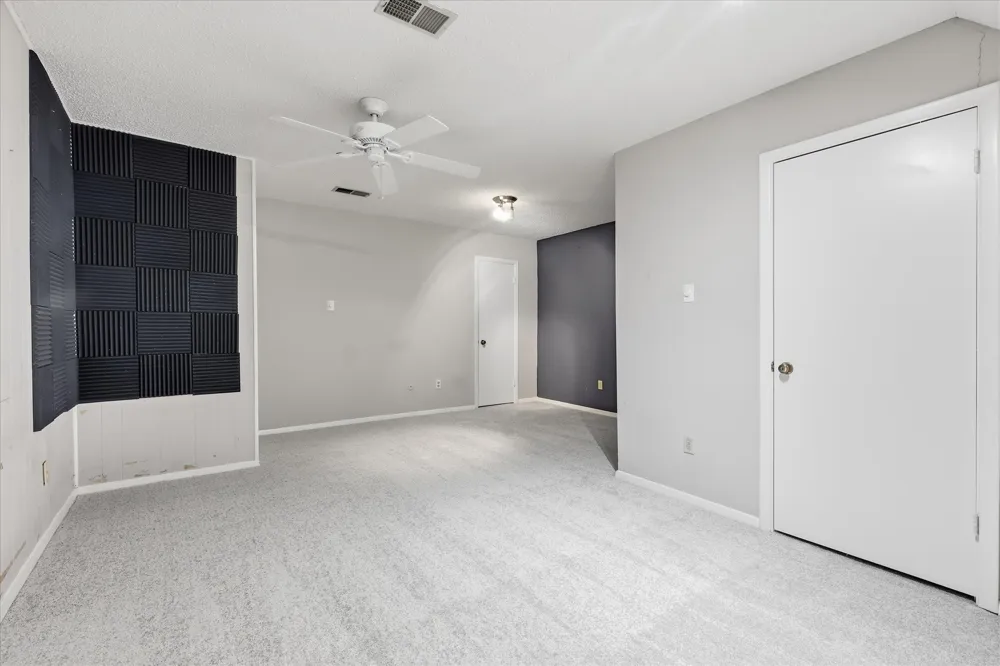 981 Chateau Valee Circle Bedford, TX 76022