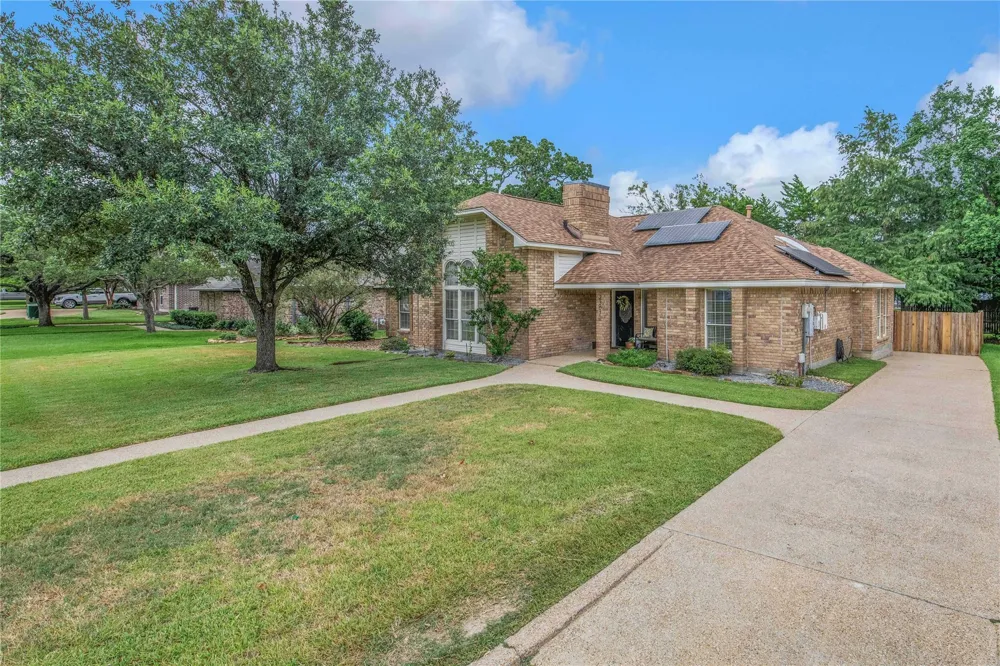 2307 W Briargate Drive Bryan, TX 77802