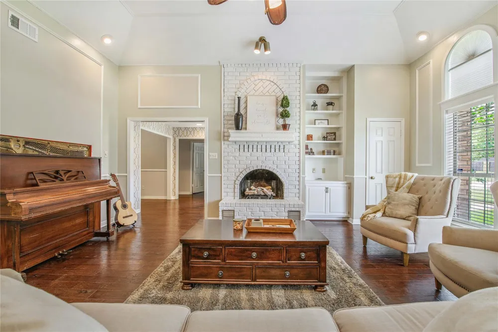 2307 W Briargate Drive Bryan, TX 77802