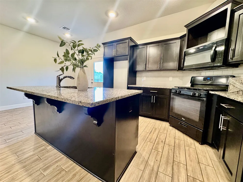 8713 63rd East Avenue Owasso, OK 74055