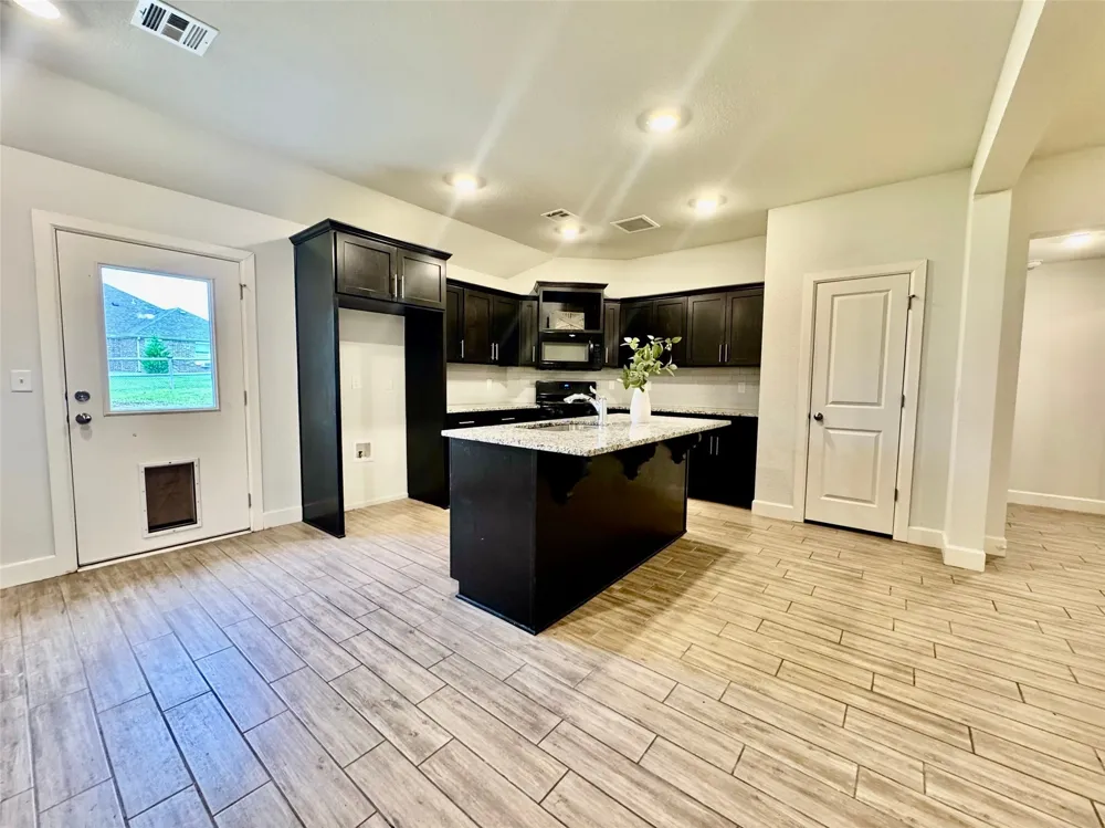 8713 63rd East Avenue Owasso, OK 74055