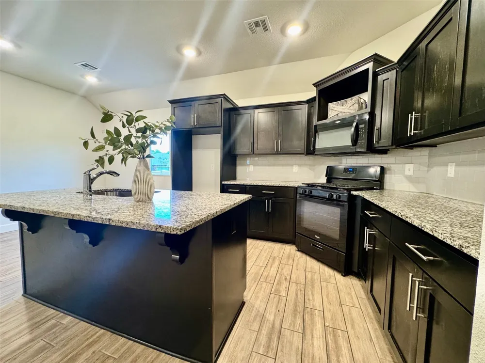 8713 63rd East Avenue Owasso, OK 74055
