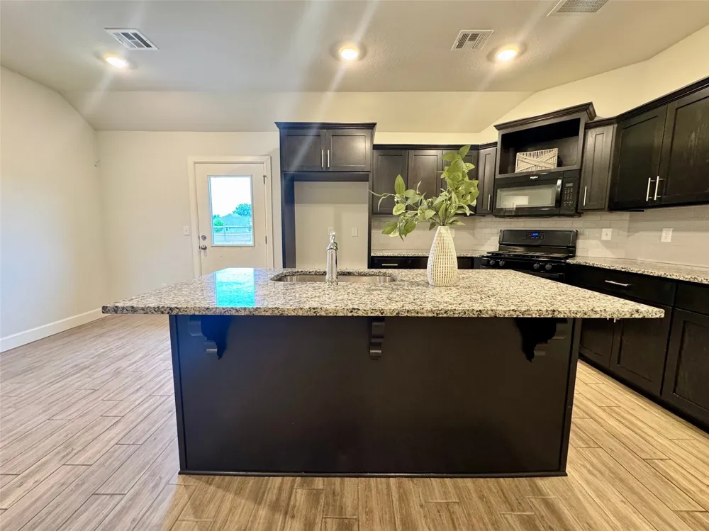 8713 63rd East Avenue Owasso, OK 74055