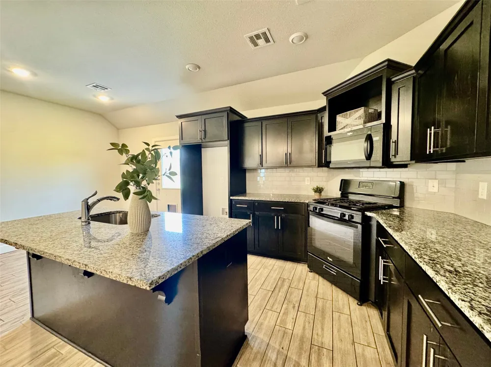 8713 63rd East Avenue Owasso, OK 74055