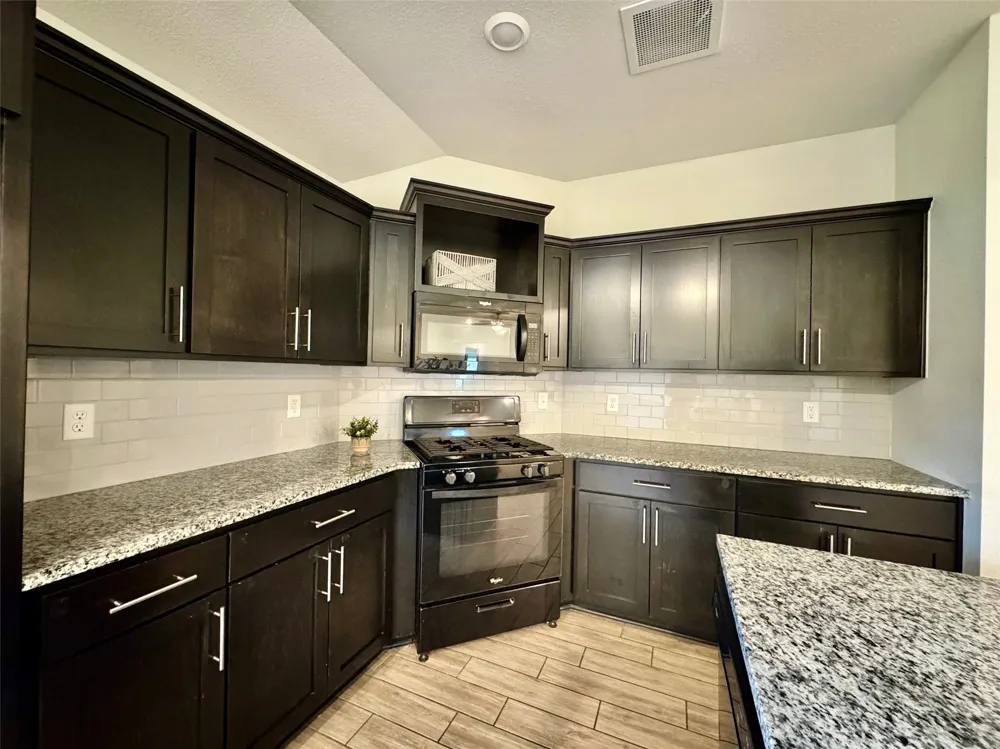8713 63rd East Avenue Owasso, OK 74055