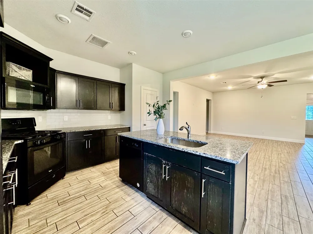 8713 63rd East Avenue Owasso, OK 74055