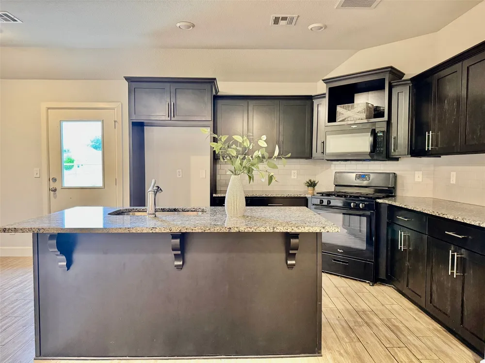 8713 63rd East Avenue Owasso, OK 74055