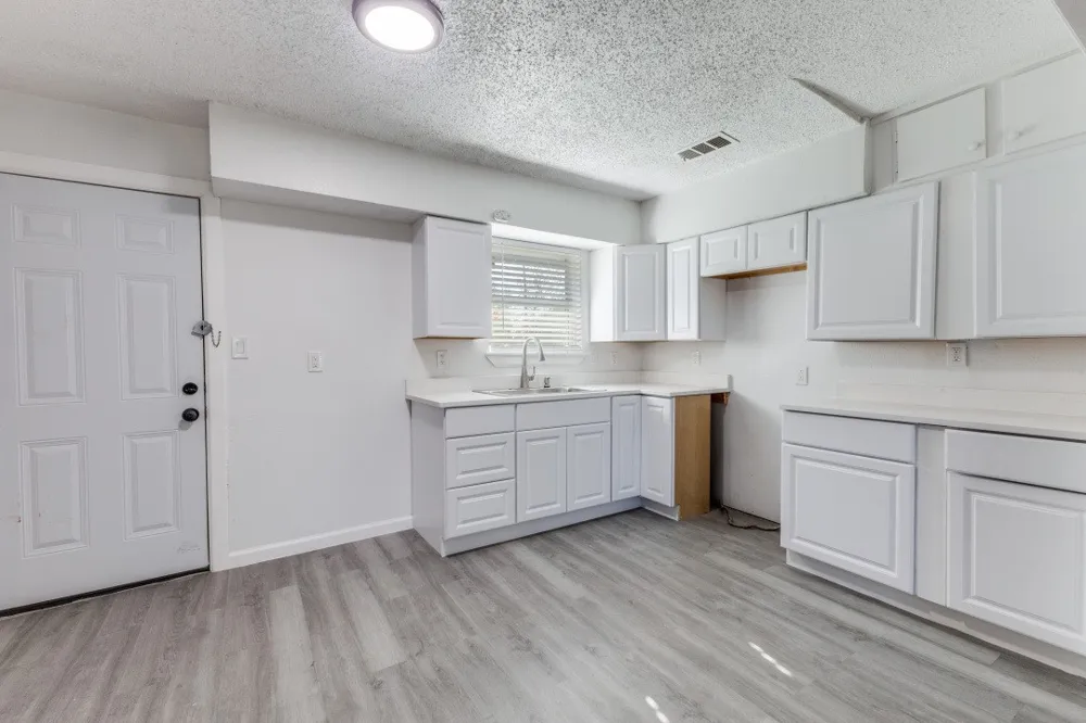 12900 Quail Drive Balch Springs, TX 75180
