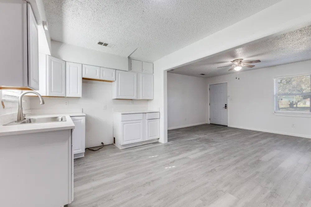 12900 Quail Drive Balch Springs, TX 75180