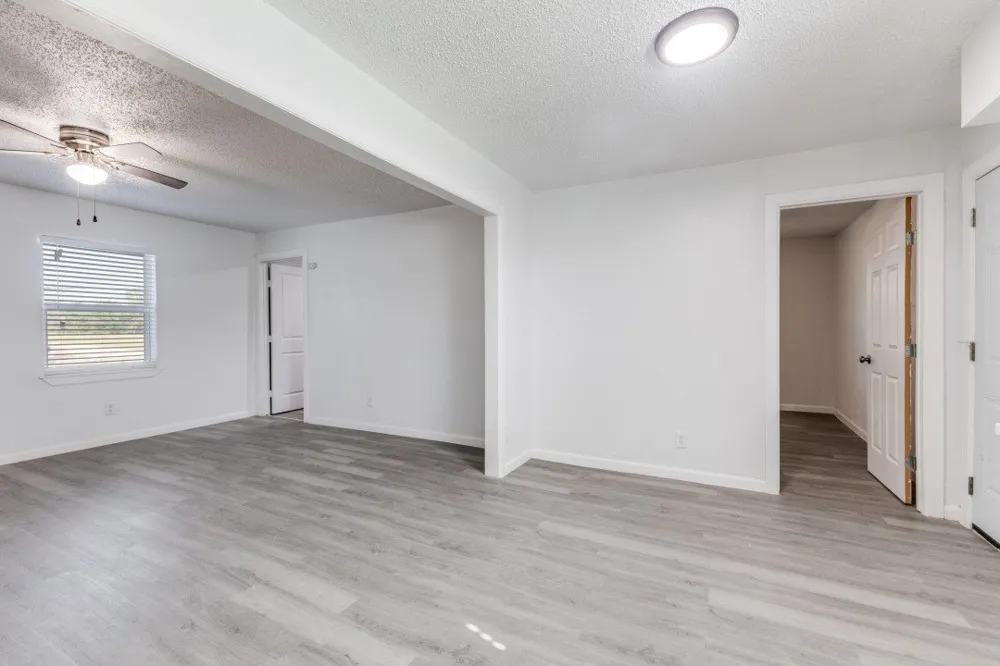 12900 Quail Drive Balch Springs, TX 75180
