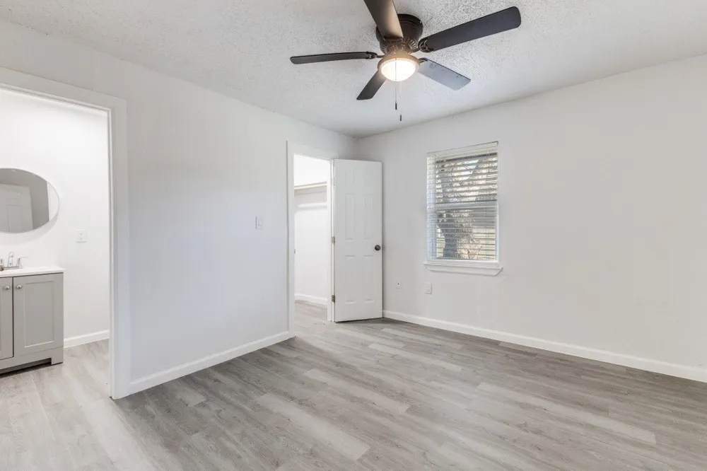 12900 Quail Drive Balch Springs, TX 75180