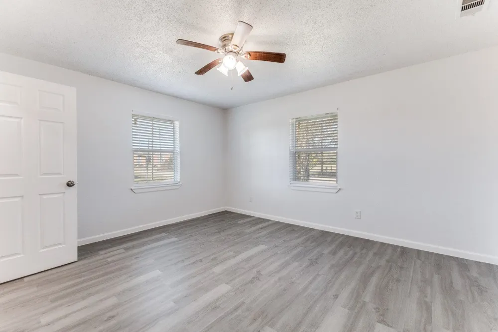 12900 Quail Drive Balch Springs, TX 75180