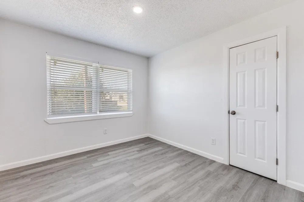 12900 Quail Drive Balch Springs, TX 75180