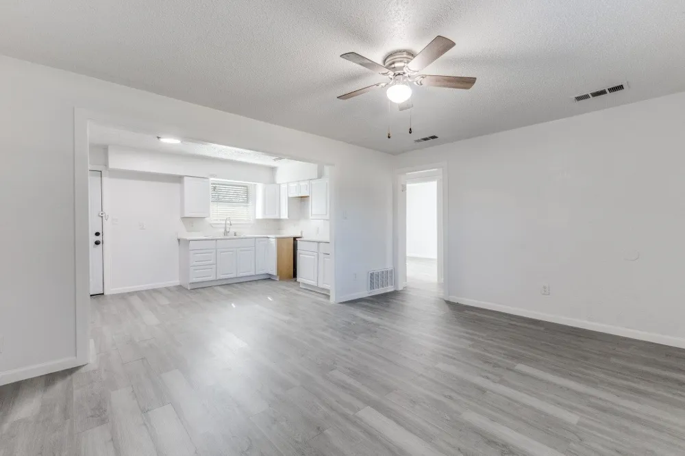 12900 Quail Drive Balch Springs, TX 75180
