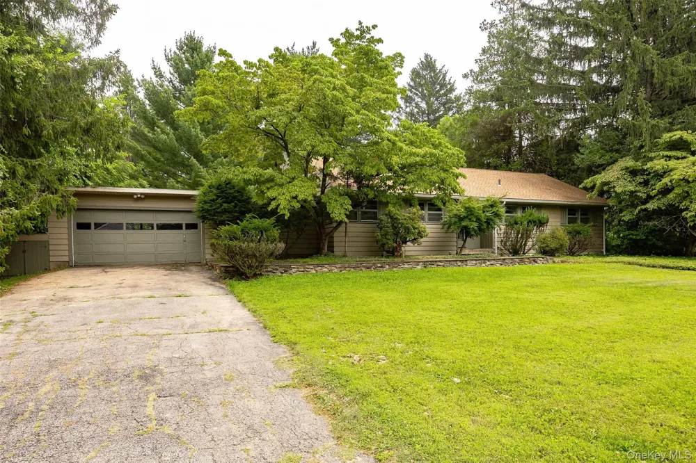 18 Flower Hill Road Poughkeepsie, NY 12603