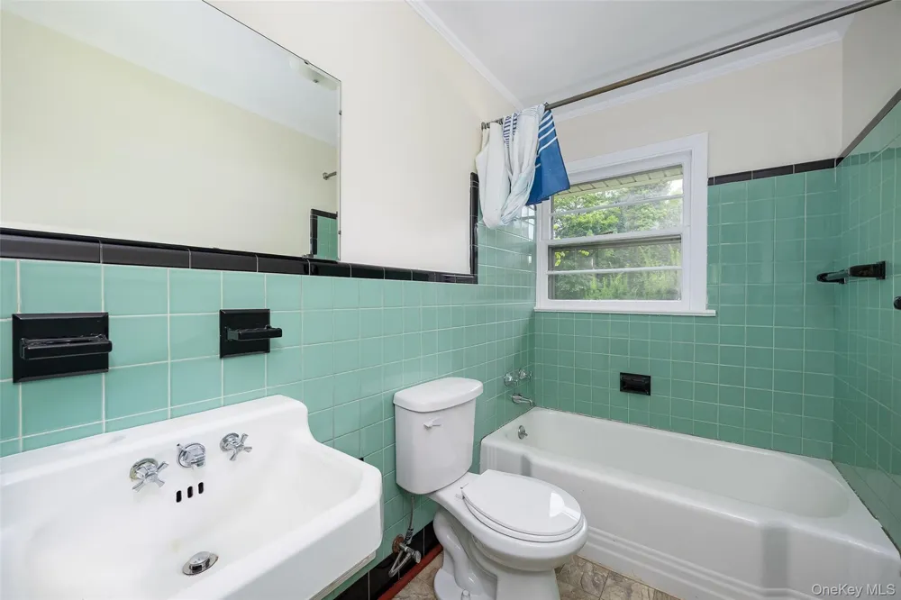 18 Flower Hill Road Poughkeepsie, NY 12603