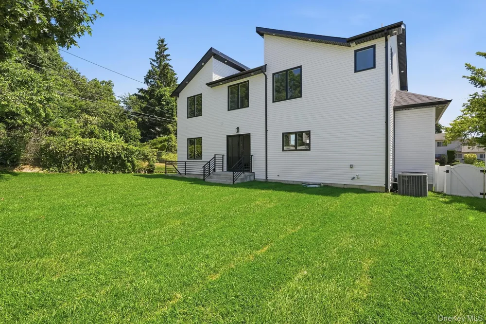 17 Gerhard Road Plainview, NY 11803