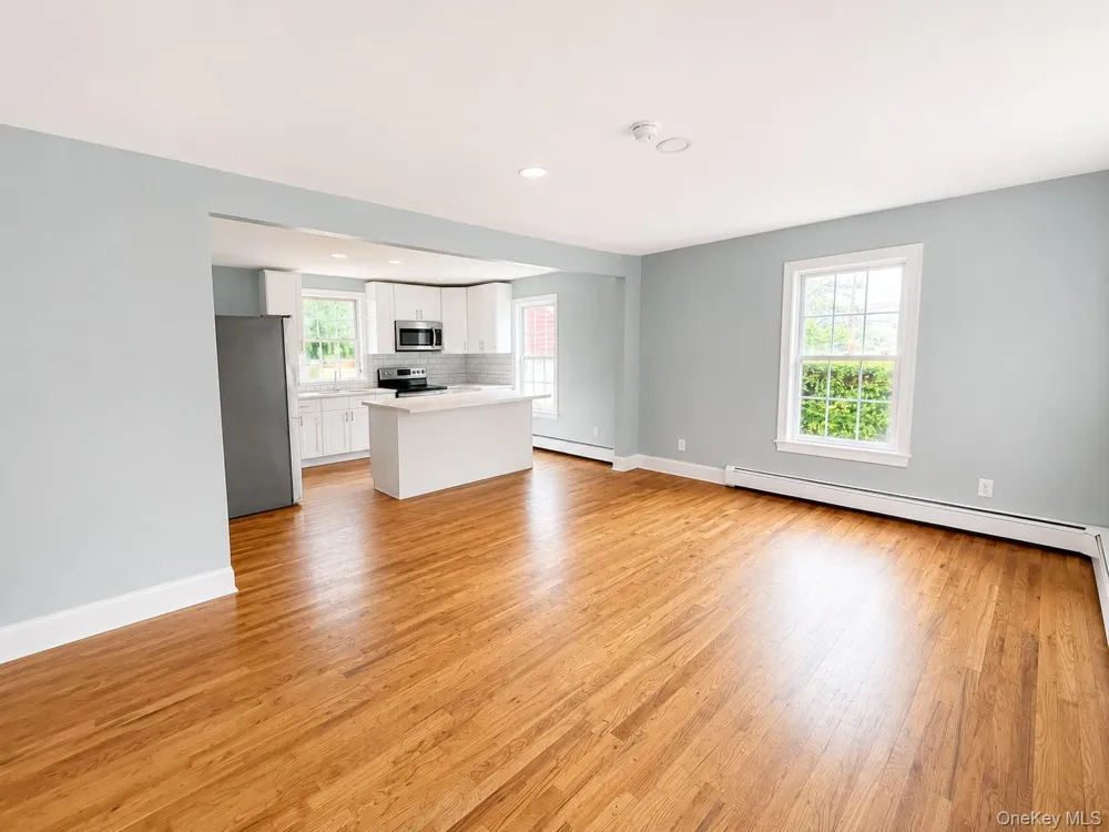 806 Mount Avenue Wyandanch, NY 11798