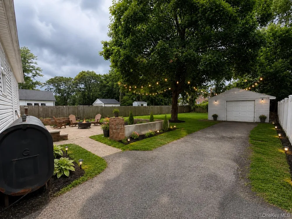 806 Mount Avenue Wyandanch, NY 11798