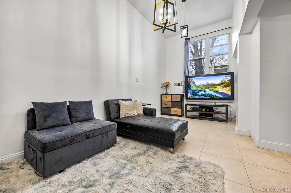 1016 Westwood Road Woodmere, NY 11598