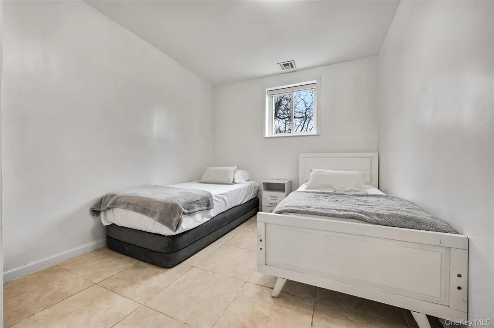 1016 Westwood Road Woodmere, NY 11598