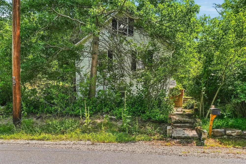 148 Quannacut Road Pine Bush, NY 12566