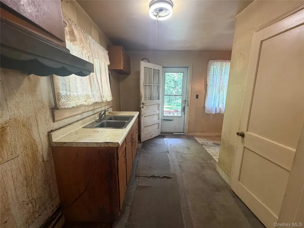 148 Quannacut Road Pine Bush, NY 12566