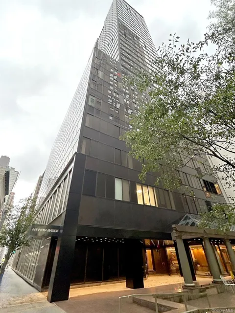 445 Fifth Avenue #18H