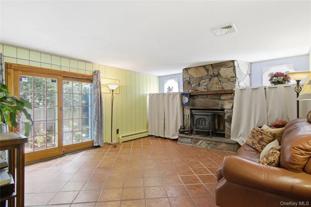 22 Clymer Street Port Jefferson Station, NY 11776
