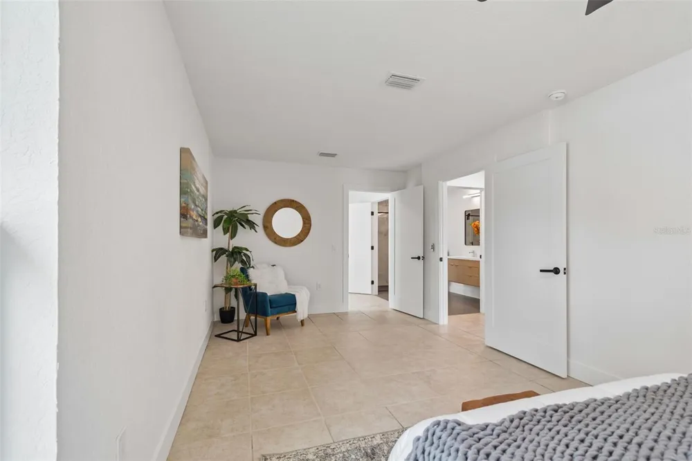 2853 35TH AVENUE St Petersburg, FL 33713