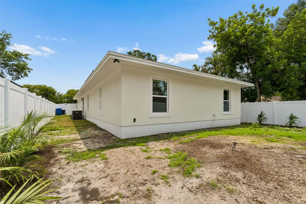 2853 35TH AVENUE St Petersburg, FL 33713