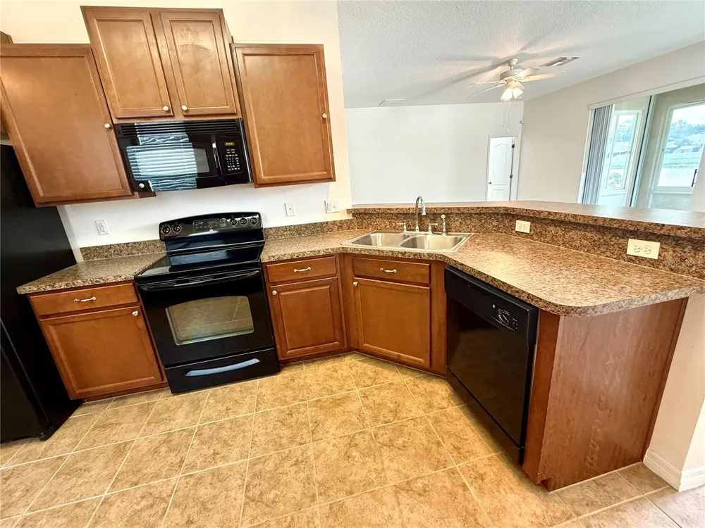 2616 WALDEN WOODS DRIVE Plant City, FL 33566
