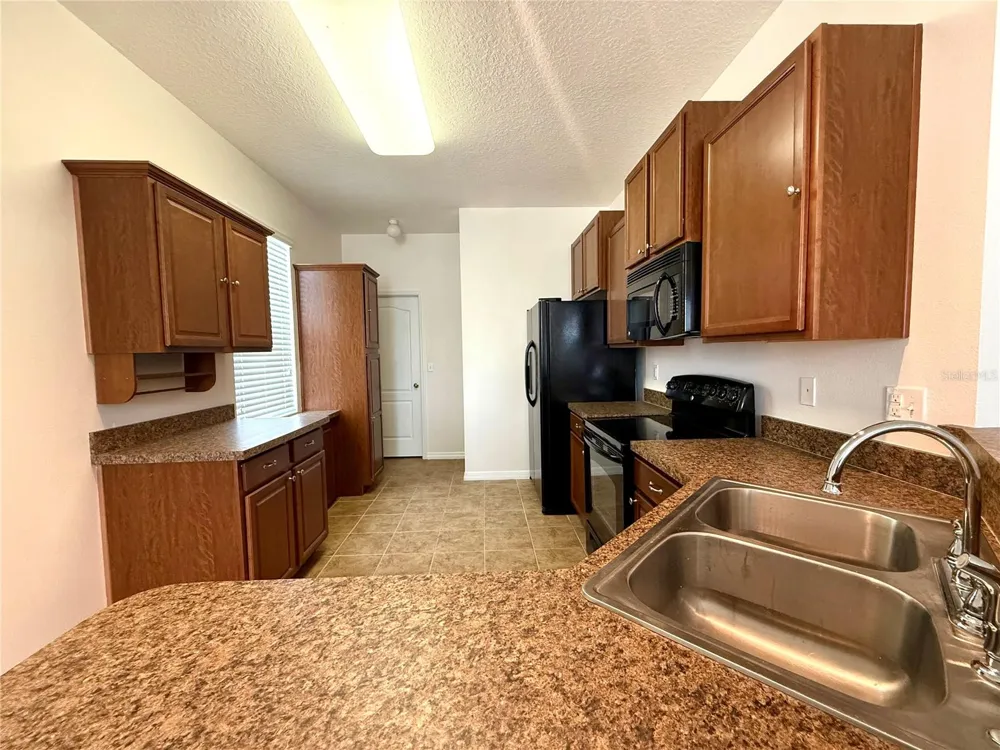 2616 WALDEN WOODS DRIVE Plant City, FL 33566