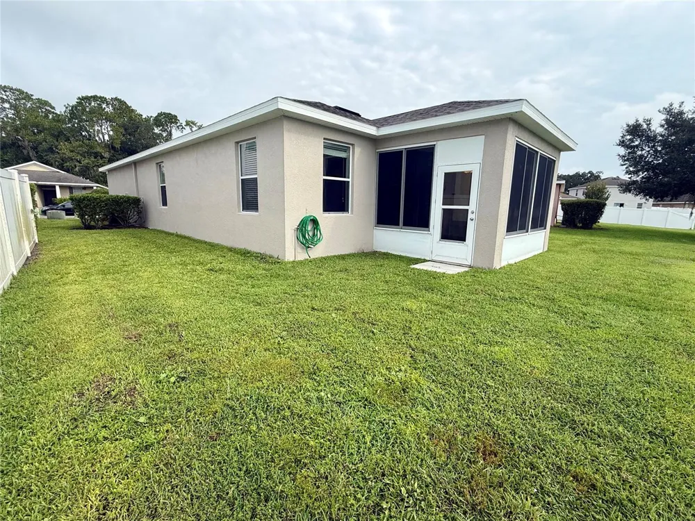 2616 WALDEN WOODS DRIVE Plant City, FL 33566