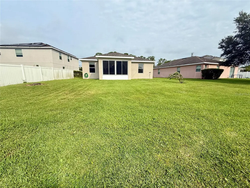 2616 WALDEN WOODS DRIVE Plant City, FL 33566