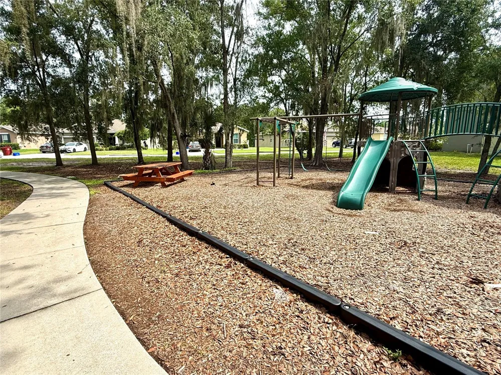 2616 WALDEN WOODS DRIVE Plant City, FL 33566