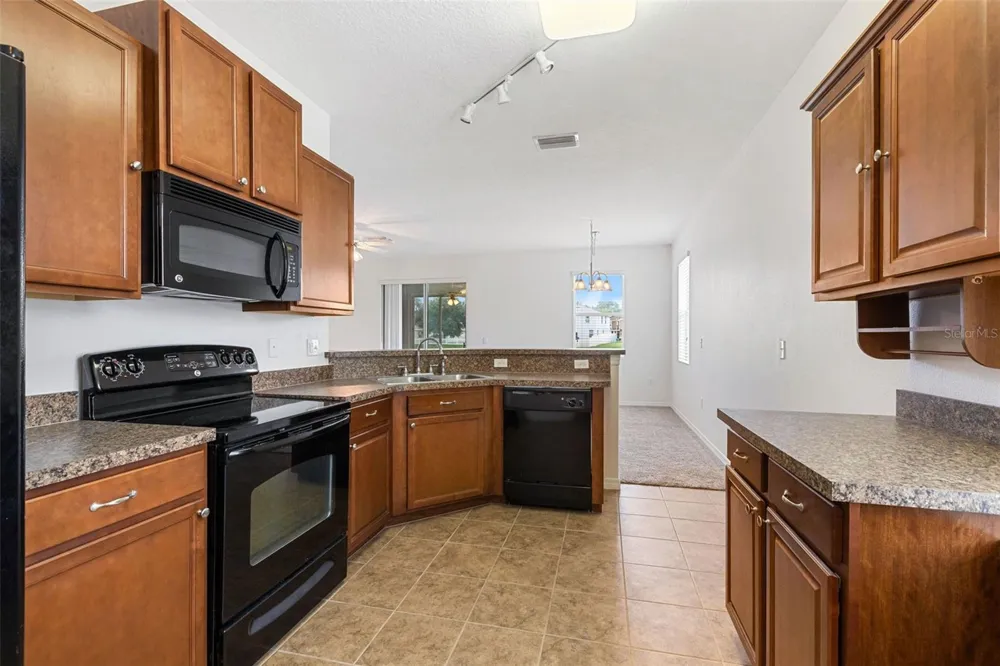 2616 WALDEN WOODS DRIVE Plant City, FL 33566