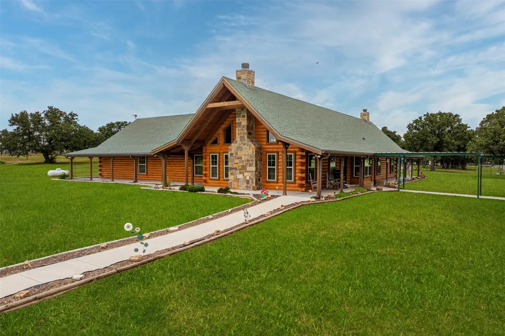 24087 S Fm 4 Lipan, TX 76462