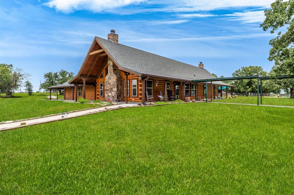 24087 S Fm 4 Lipan, TX 76462