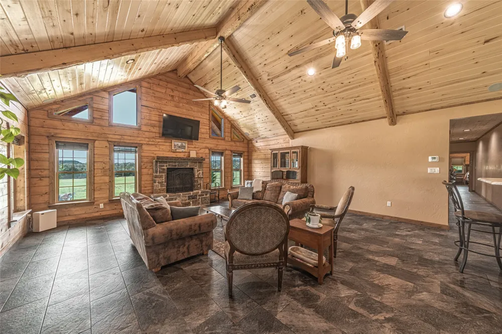 24087 S Fm 4 Lipan, TX 76462