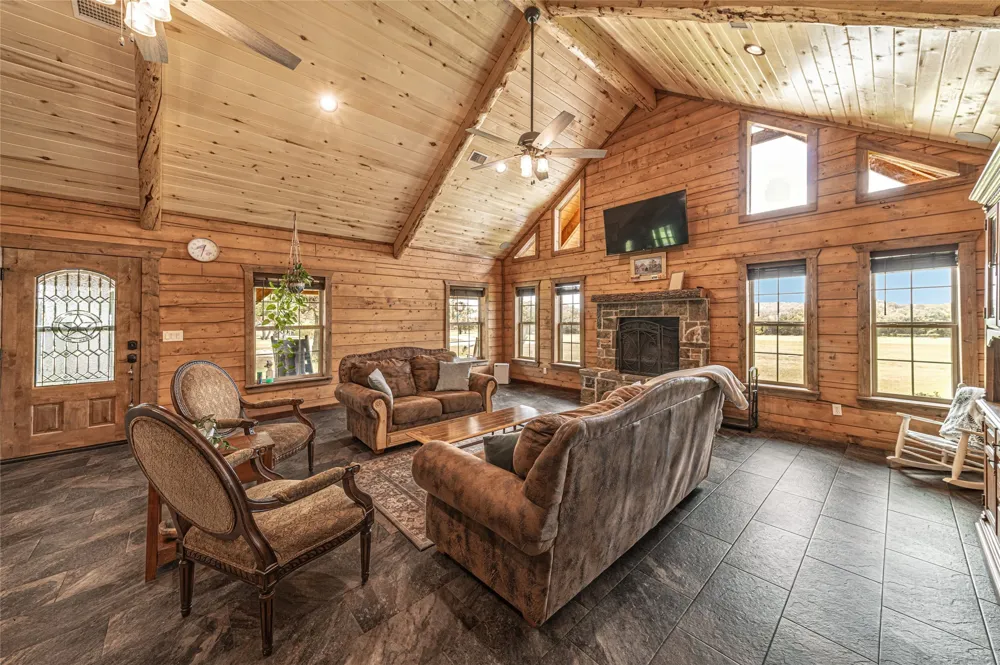 24087 S Fm 4 Lipan, TX 76462