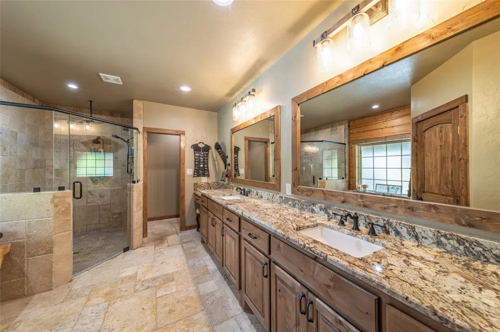 24087 S Fm 4 Lipan, TX 76462