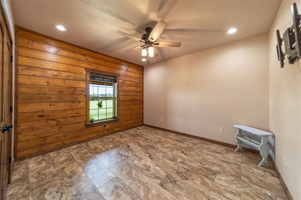24087 S Fm 4 Lipan, TX 76462