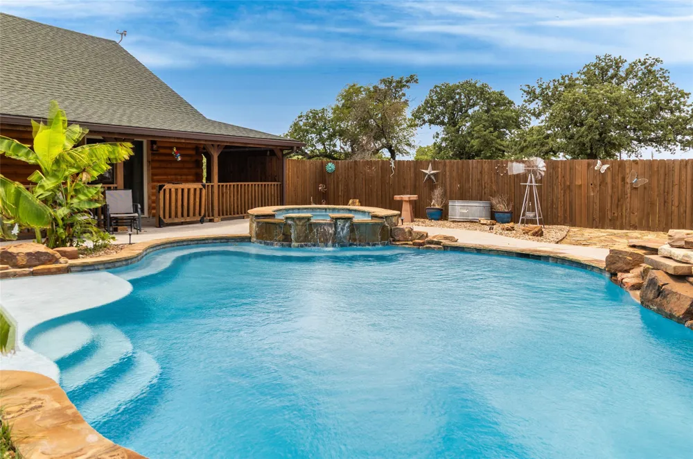 24087 S Fm 4 Lipan, TX 76462