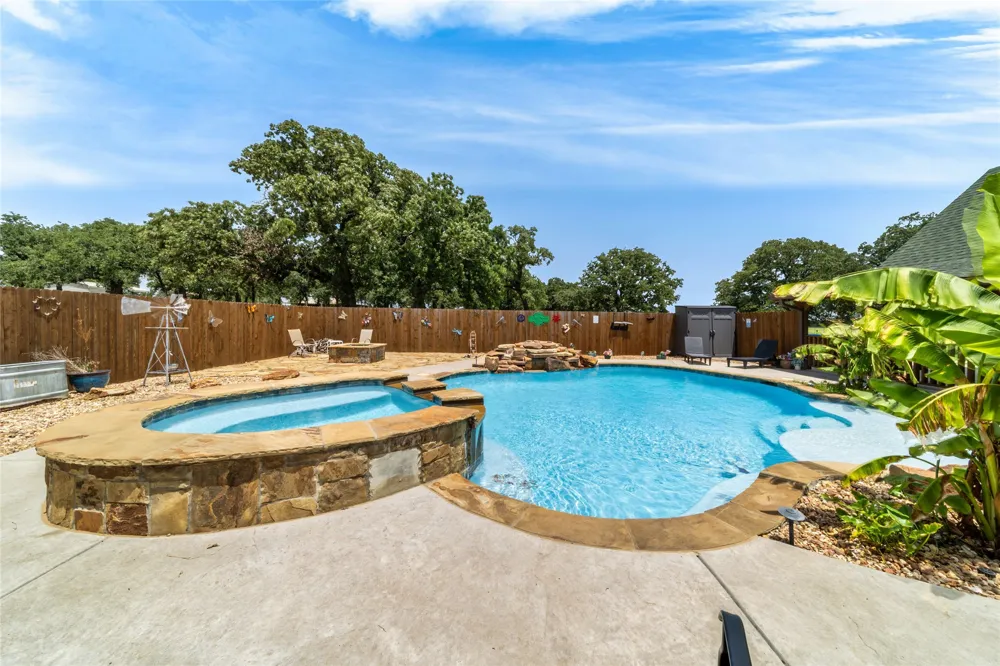 24087 S Fm 4 Lipan, TX 76462