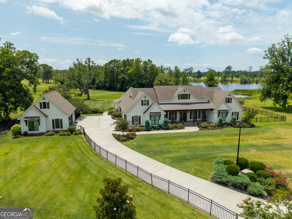 173 Circlestone DR Adel, GA 31620