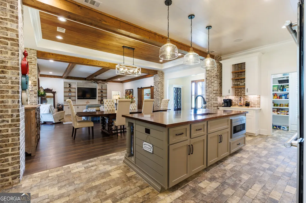 173 Circlestone DR Adel, GA 31620
