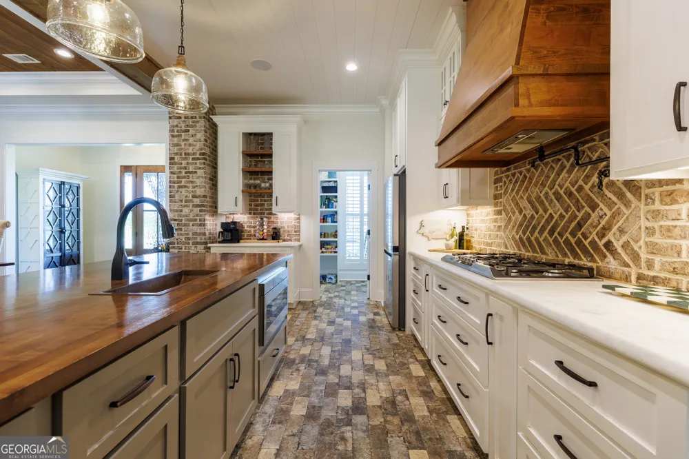 173 Circlestone DR Adel, GA 31620