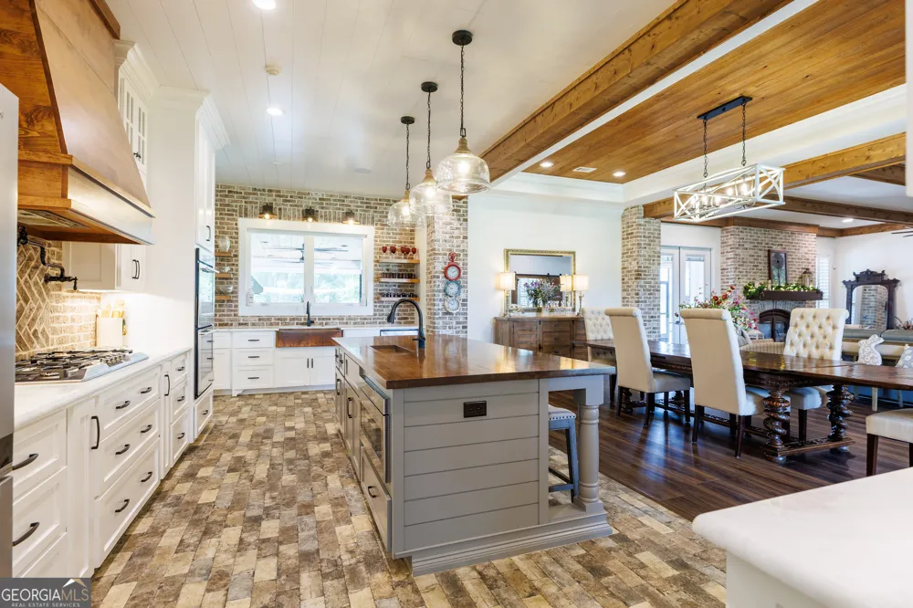 173 Circlestone DR Adel, GA 31620