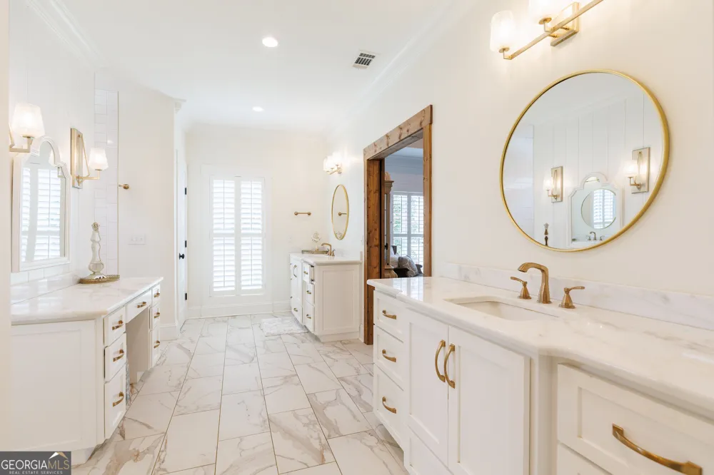 173 Circlestone DR Adel, GA 31620